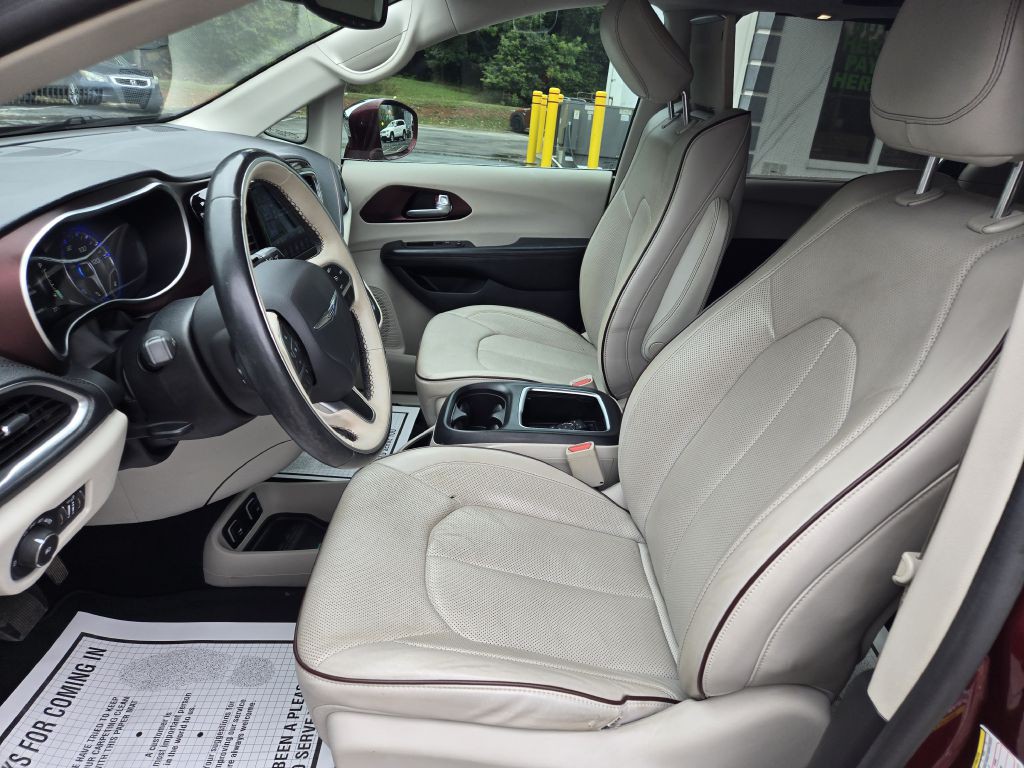 2017 Chrysler Pacifica Image 13