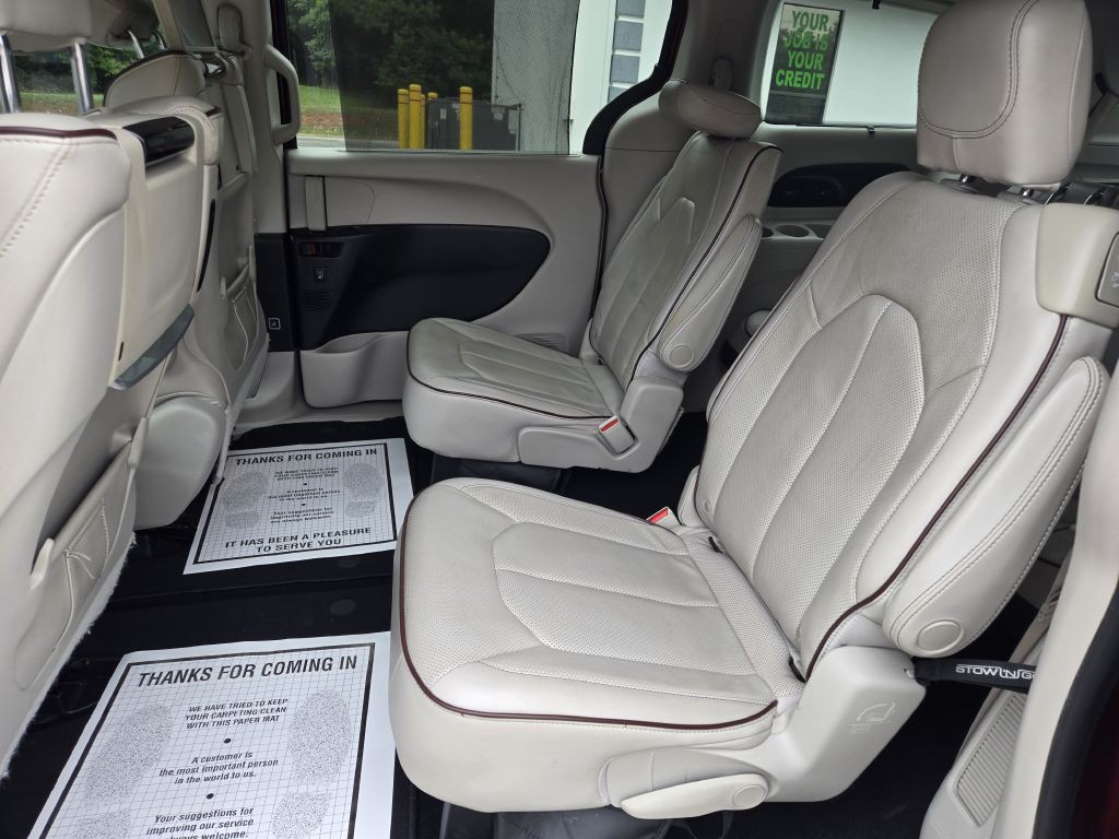 2017 Chrysler Pacifica Image 14