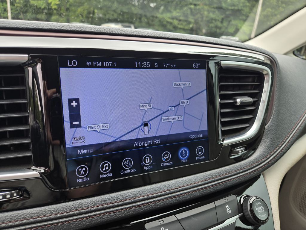2017 Chrysler Pacifica Image 20