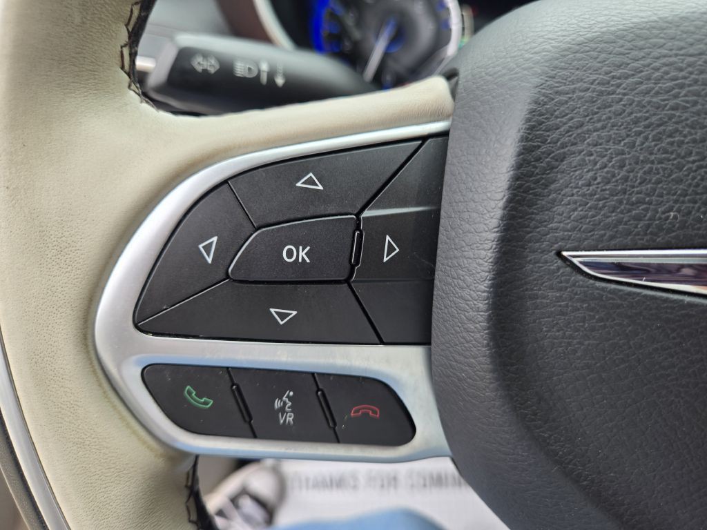 2017 Chrysler Pacifica Image 24