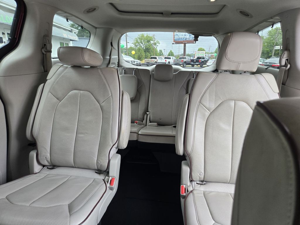 2017 Chrysler Pacifica Image 25