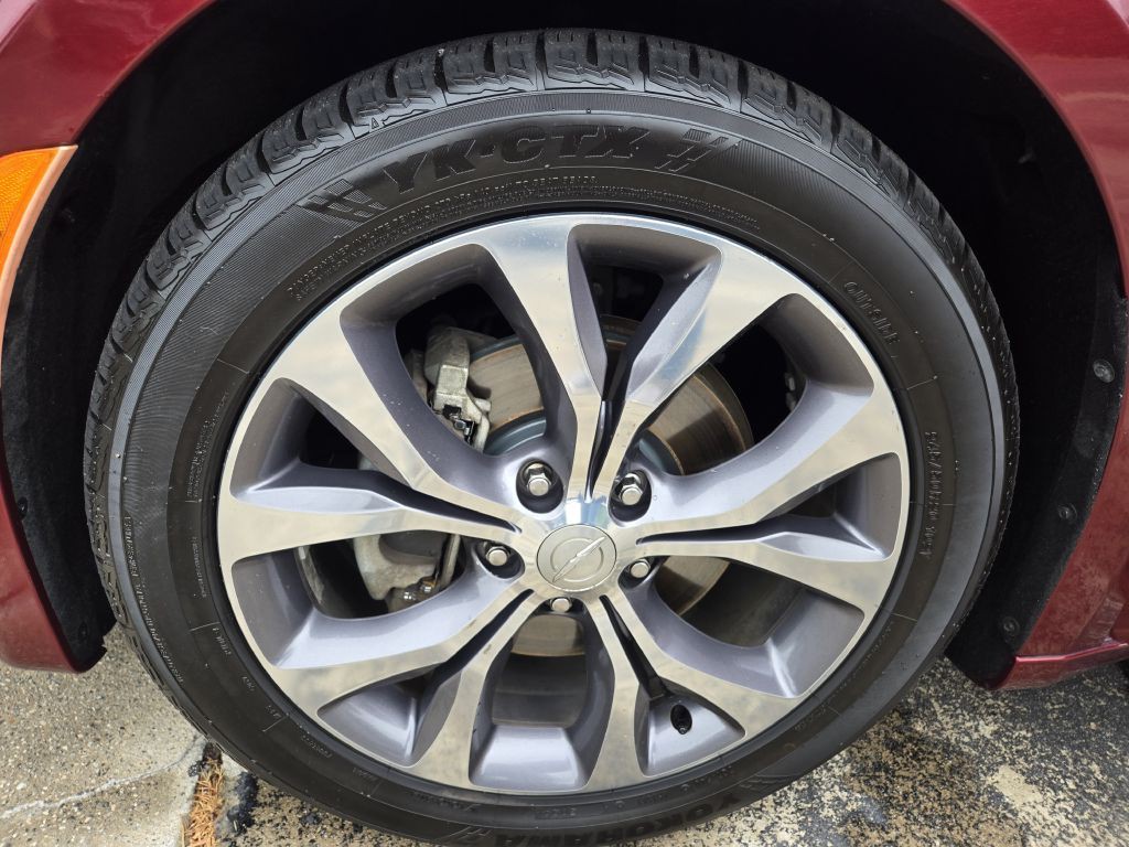 2017 Chrysler Pacifica Image 27
