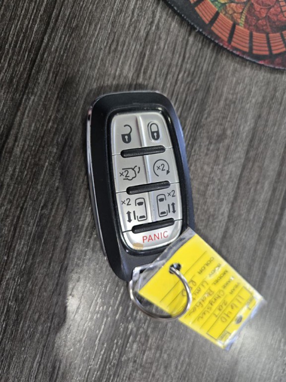 2017 Chrysler Pacifica Image 28