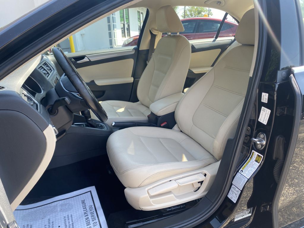 2017 Volkswagen Jetta Image 6