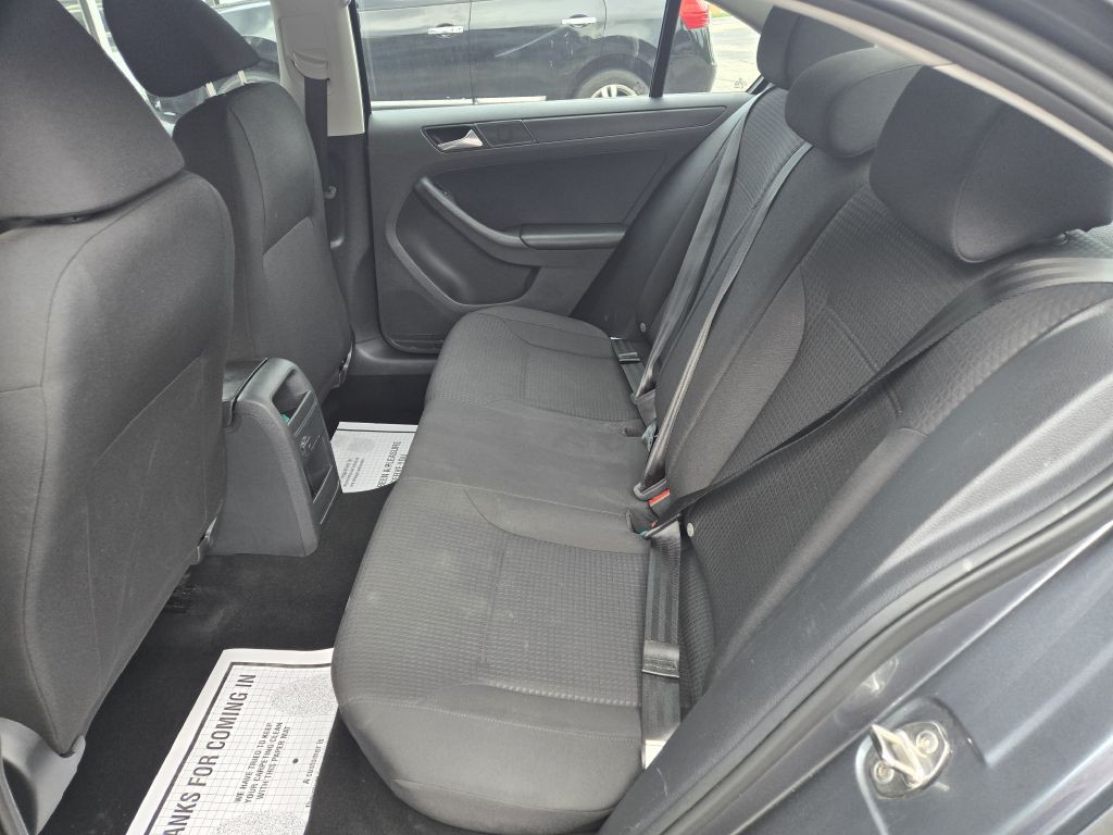 2016 Volkswagen Jetta Image 9