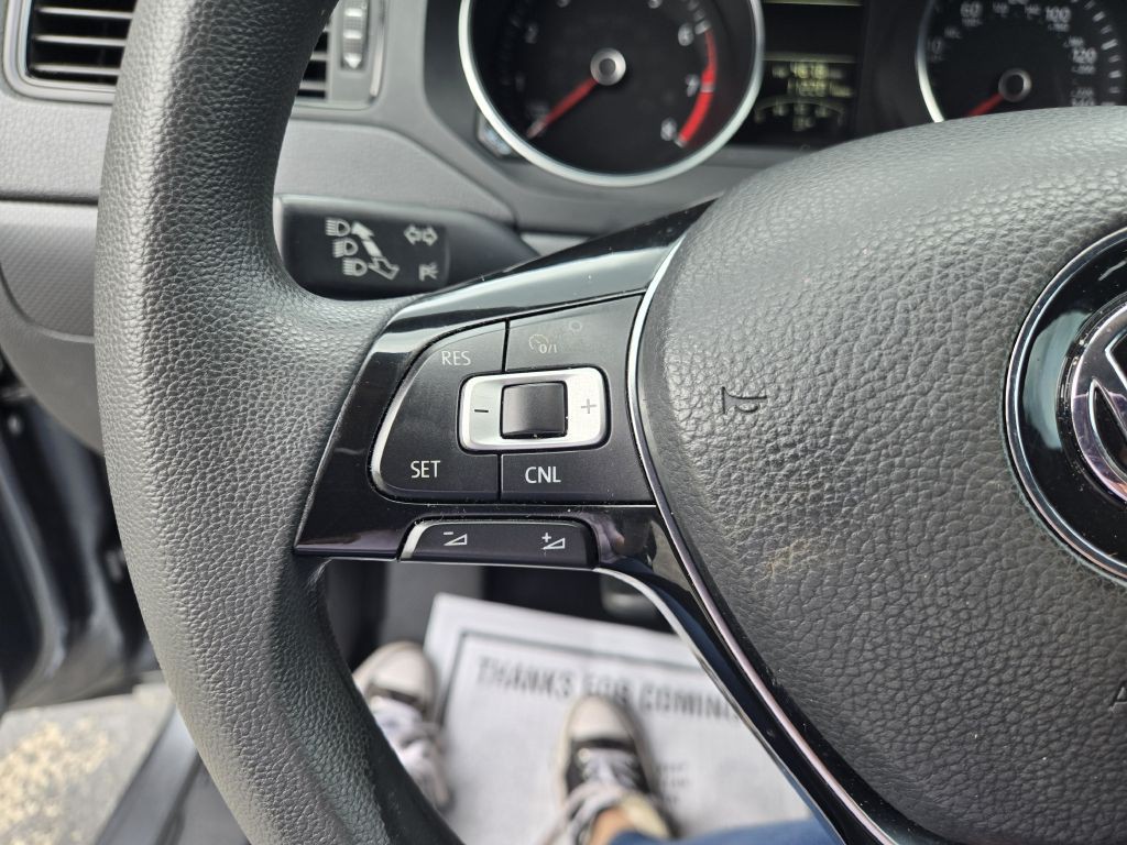2016 Volkswagen Jetta Image 12