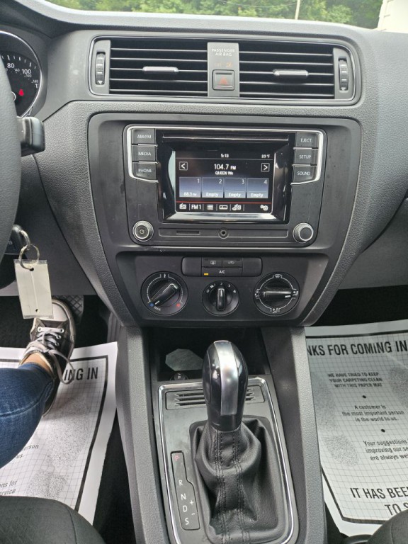 2016 Volkswagen Jetta Image 14