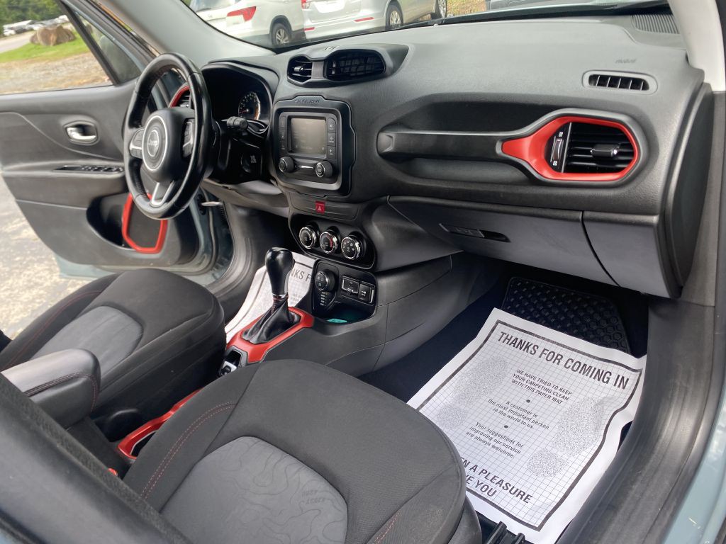 2016 Jeep Renegade Image 24