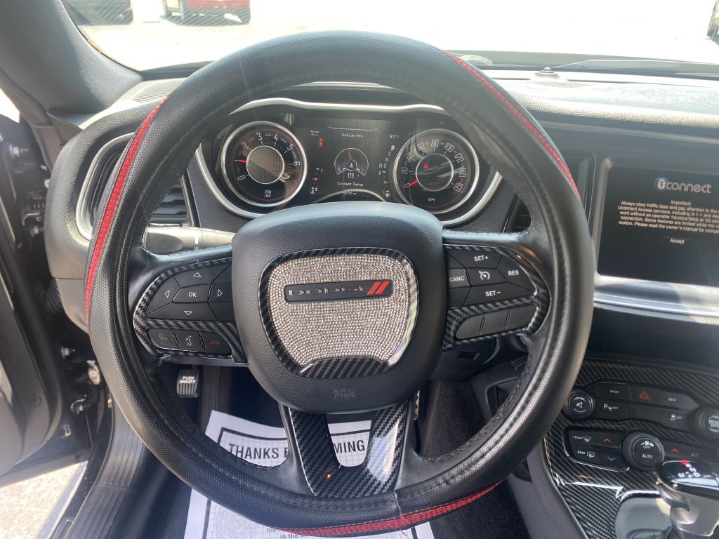 2016 Dodge Challenger Image 9