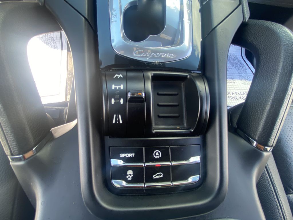 2012 Porsche Cayenne Image 9