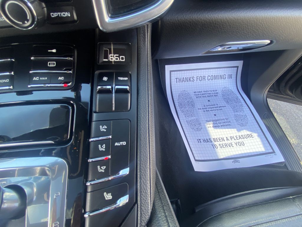 2012 Porsche Cayenne Image 10