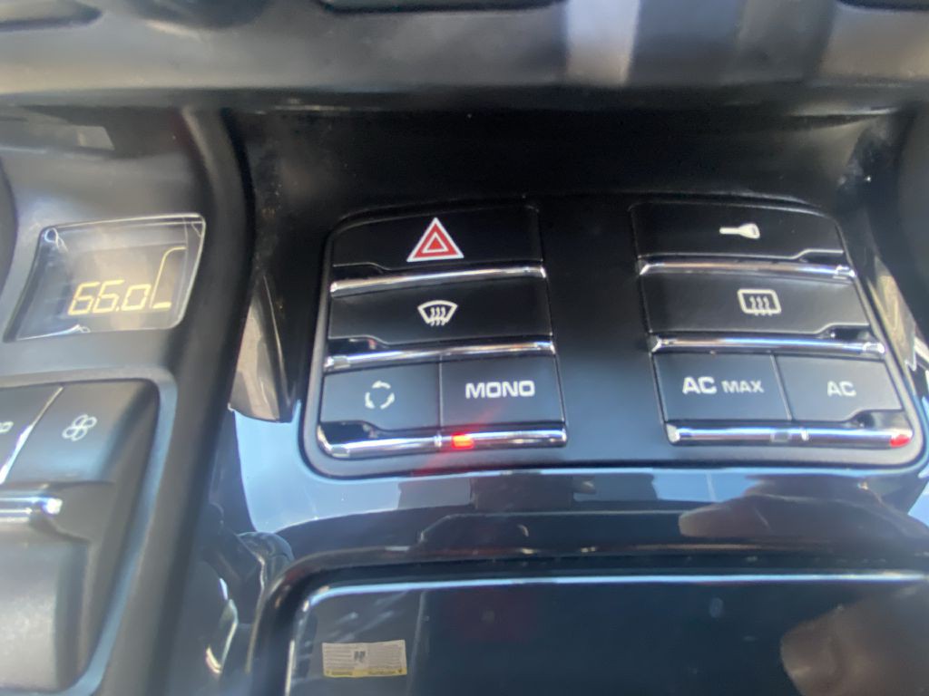 2012 Porsche Cayenne Image 12