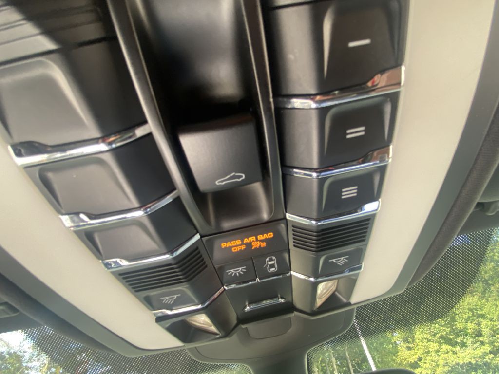 2012 Porsche Cayenne Image 14