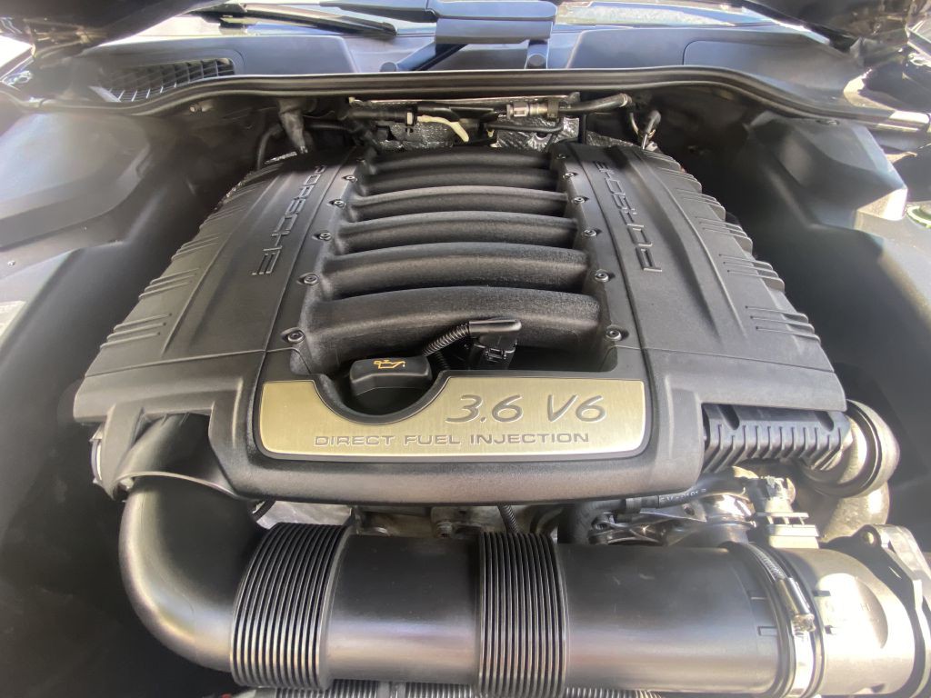 2012 Porsche Cayenne Image 25