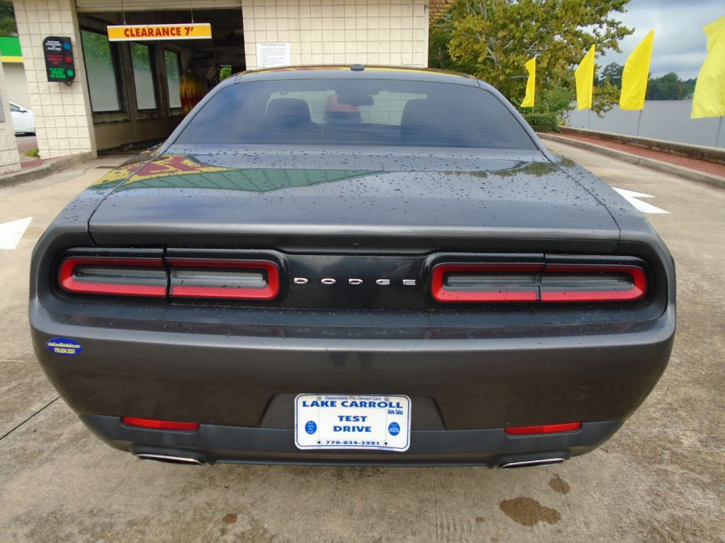2016 Dodge Challenger Image 2