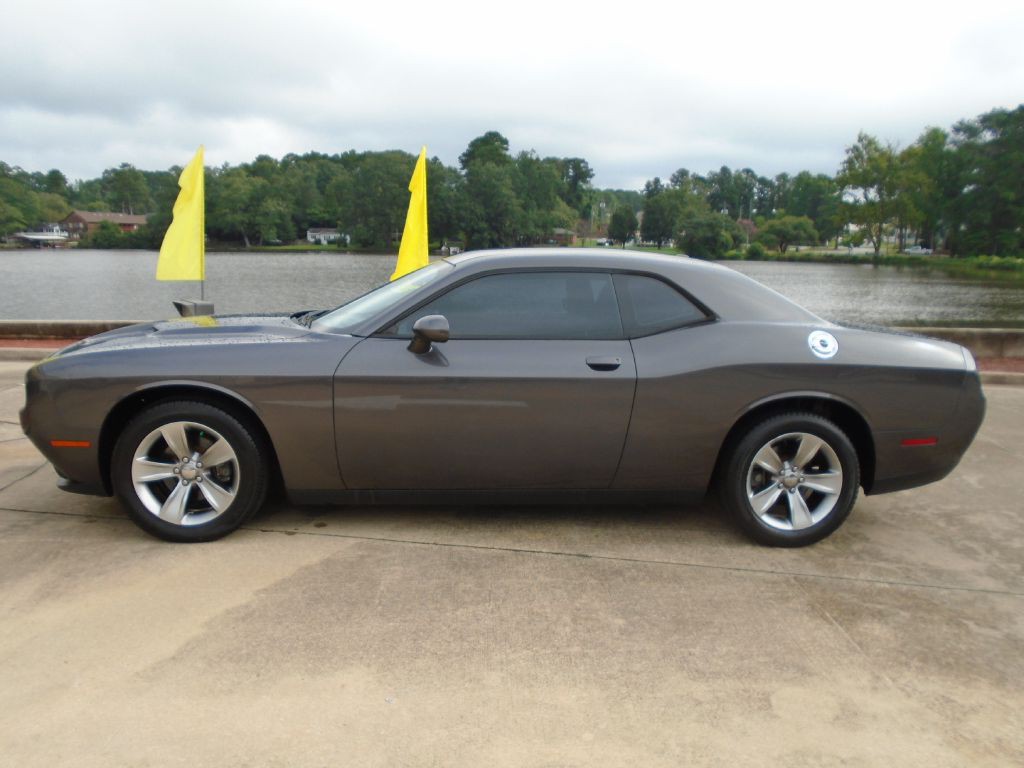2016 Dodge Challenger Image 3
