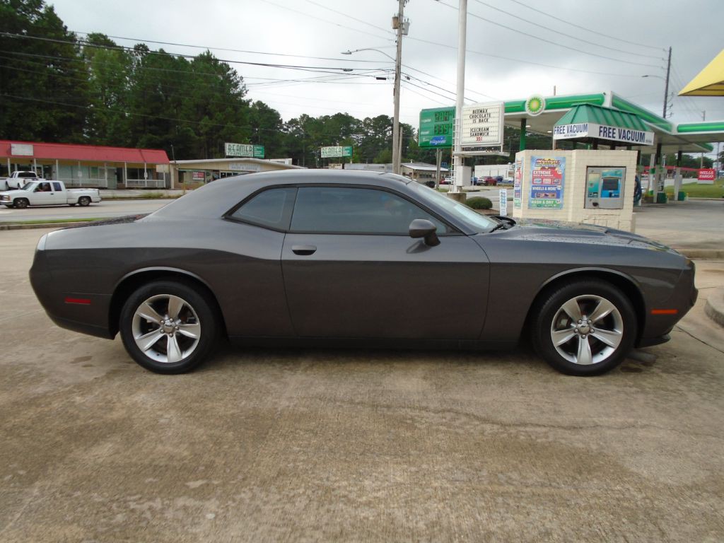 2016 Dodge Challenger Image 4