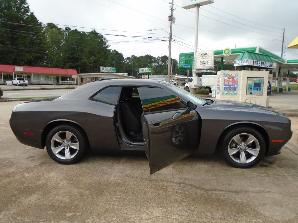 2016 Dodge Challenger Image 5