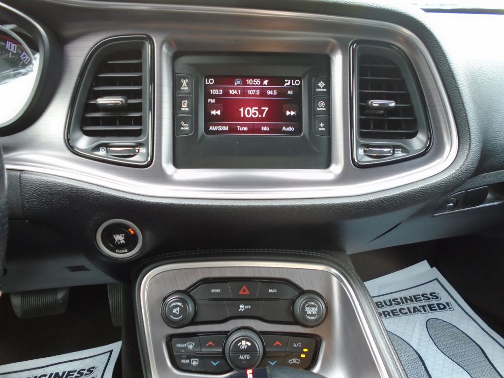 2016 Dodge Challenger Image 15