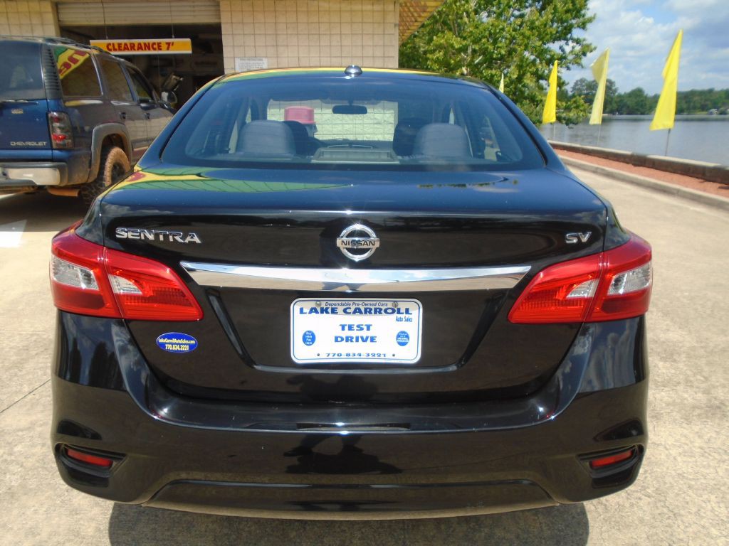 2017 Nissan Sentra Image 2