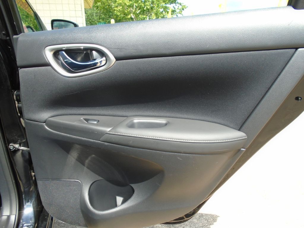 2017 Nissan Sentra Image 9