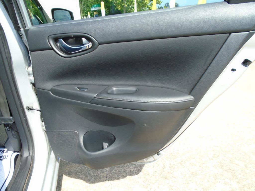 2017 Nissan Sentra Image 9