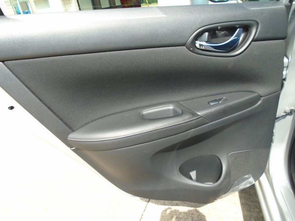 2017 Nissan Sentra Image 10