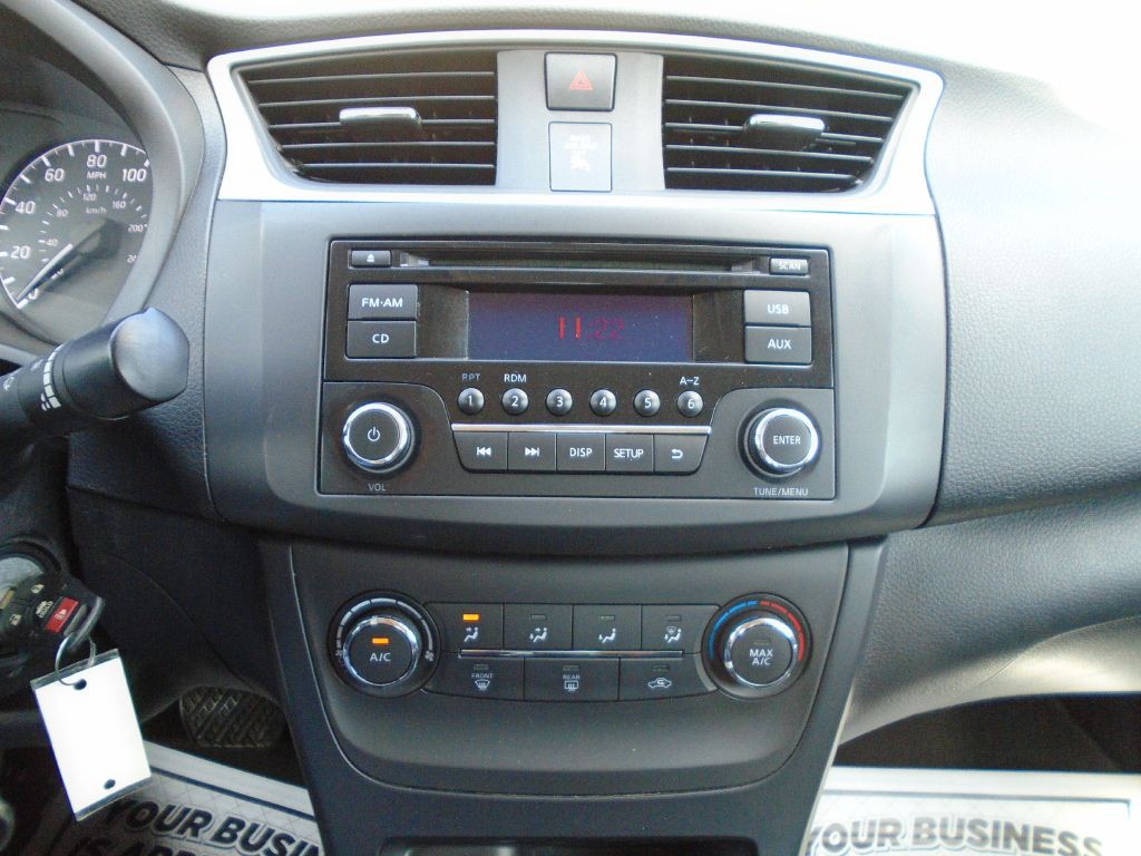 2017 Nissan Sentra Image 19
