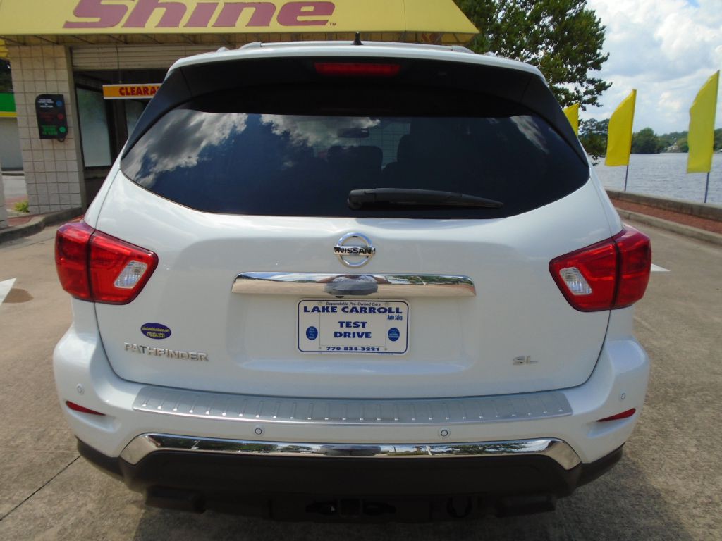2017 Nissan Pathfinder Image 2