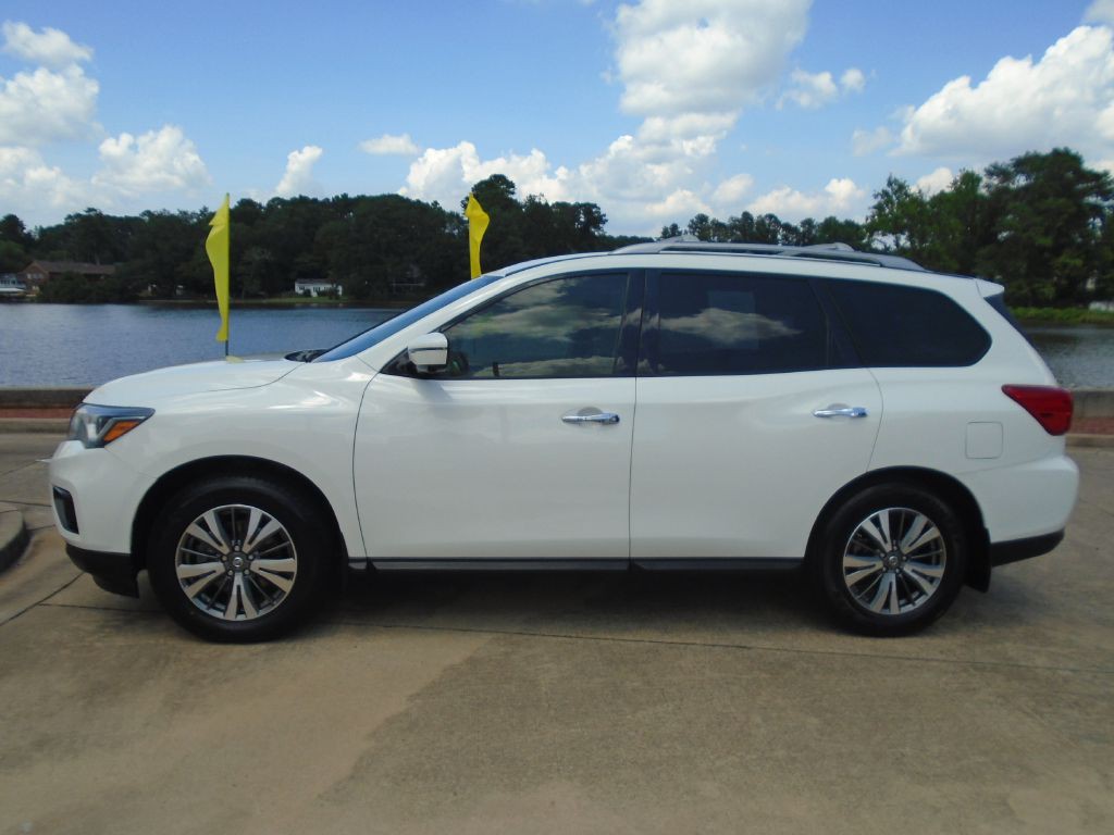 2017 Nissan Pathfinder Image 3