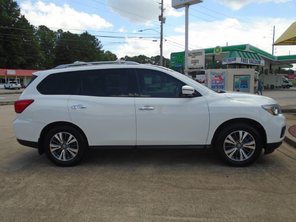 2017 Nissan Pathfinder Image 4
