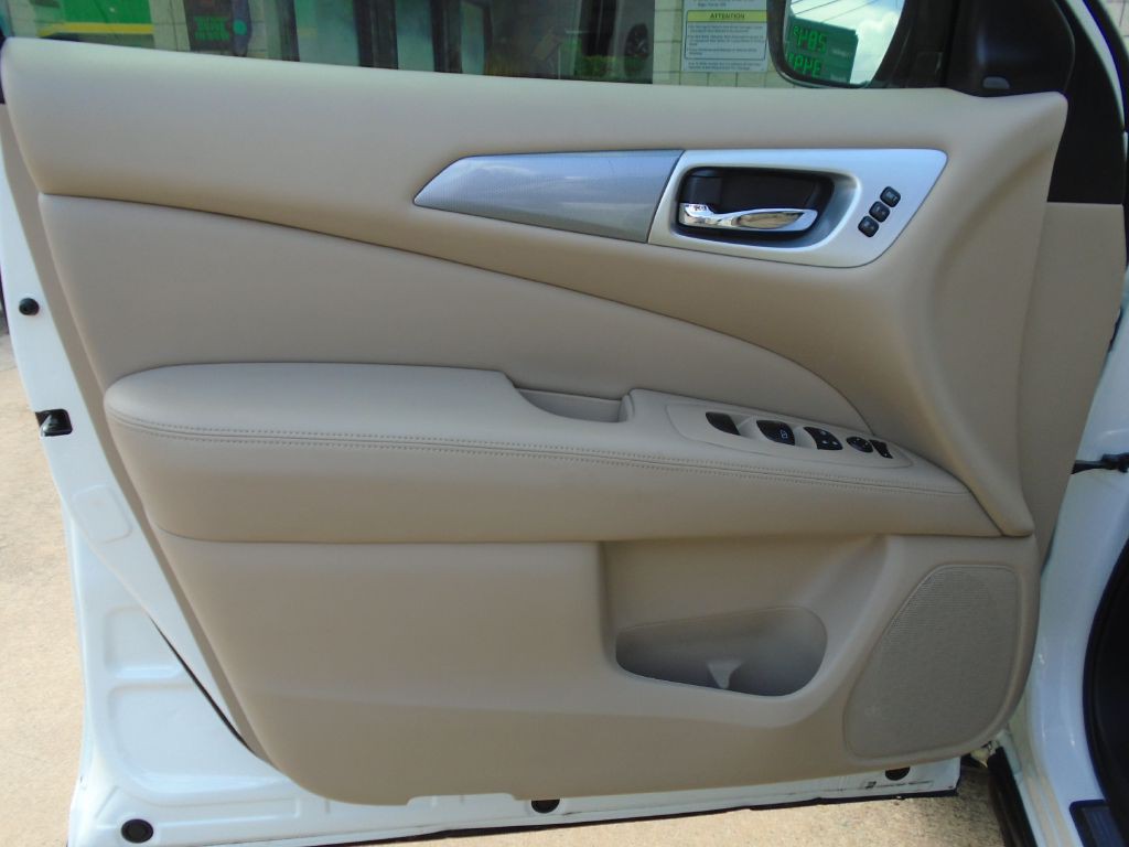 2017 Nissan Pathfinder Image 7