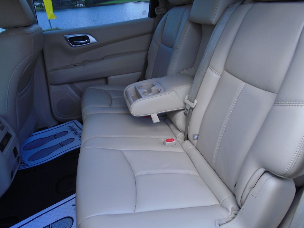 2017 Nissan Pathfinder Image 14