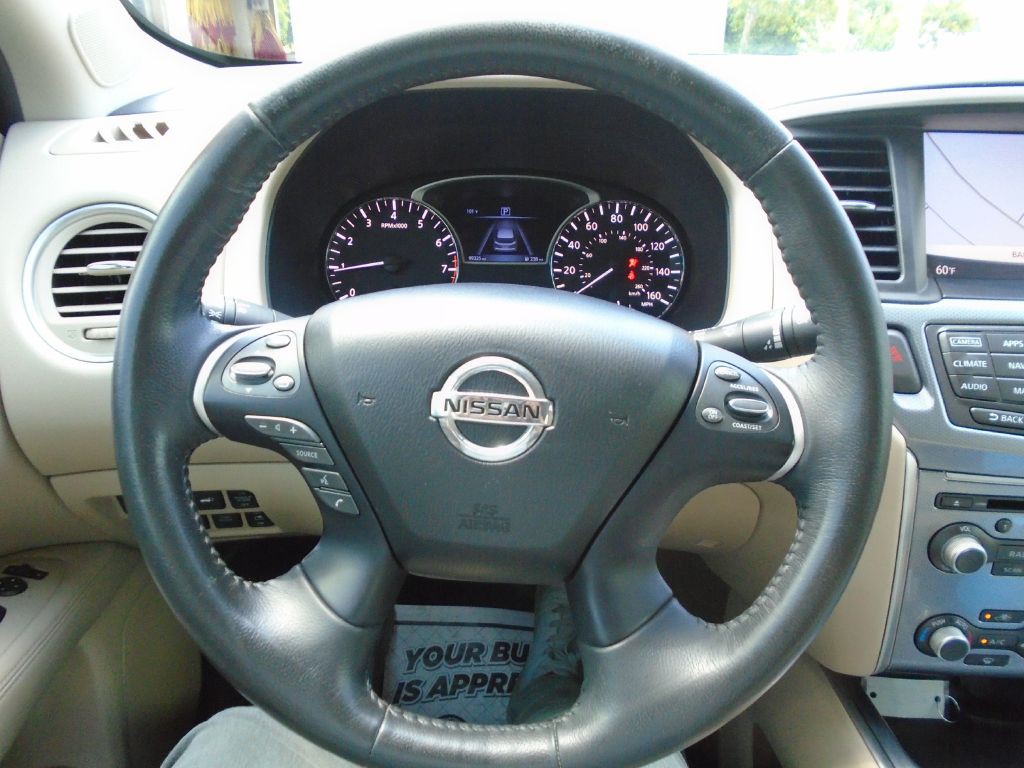 2017 Nissan Pathfinder Image 18