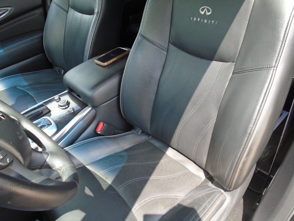 2013 INFINITI JX35 Image 11
