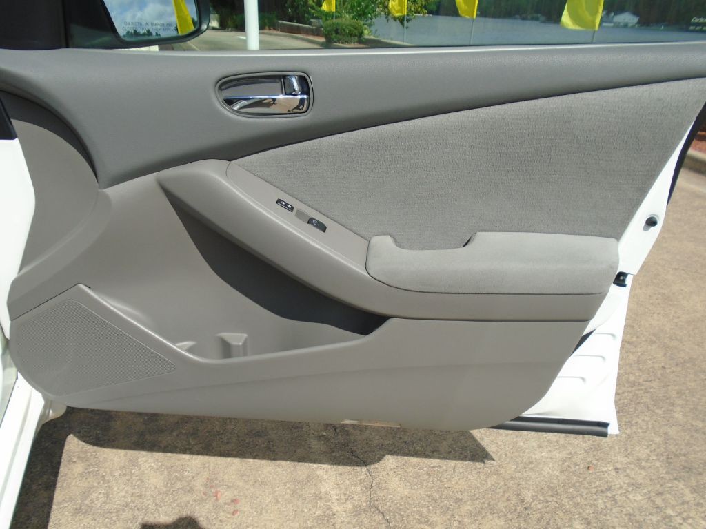 2012 Nissan Altima Image 8