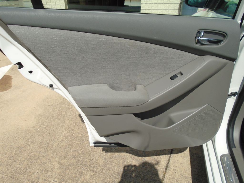 2012 Nissan Altima Image 10