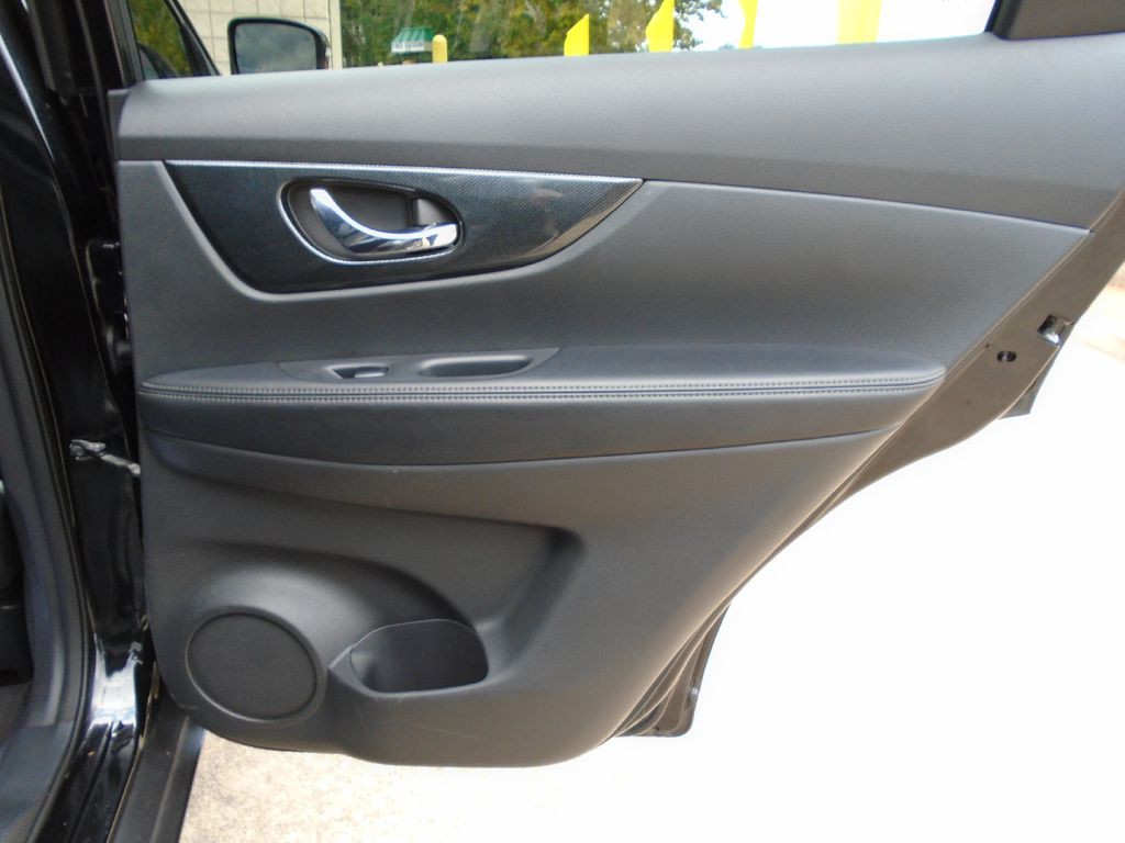 2015 Nissan Rogue Image 9