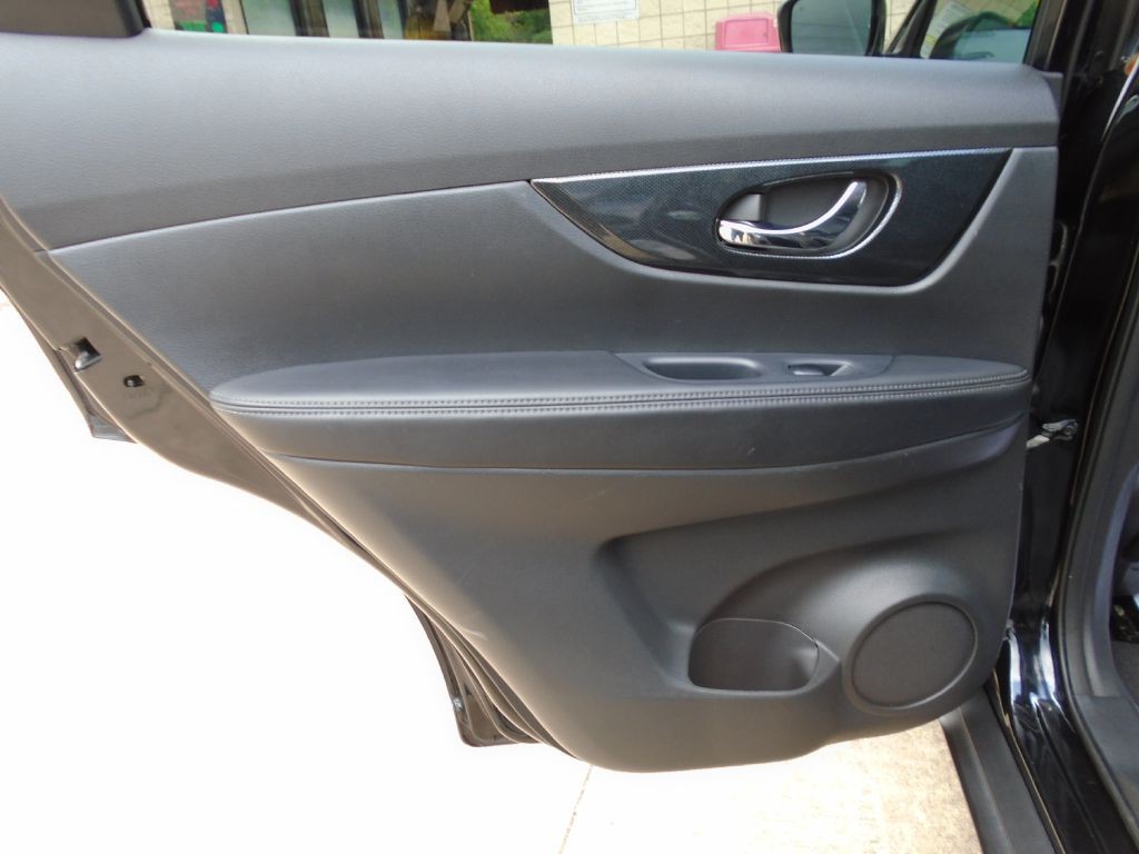 2015 Nissan Rogue Image 10