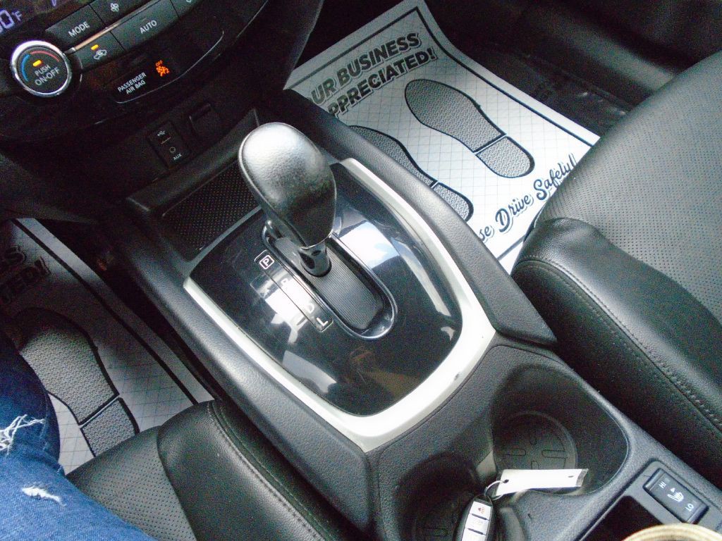 2015 Nissan Rogue Image 21