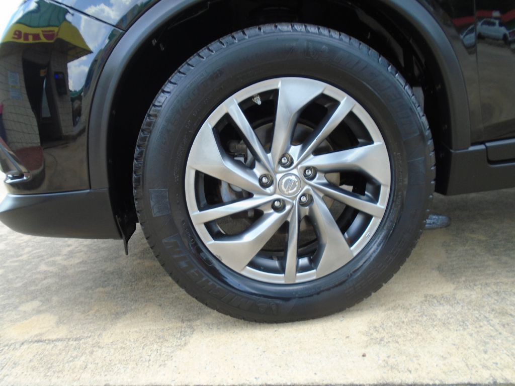 2015 Nissan Rogue Image 25