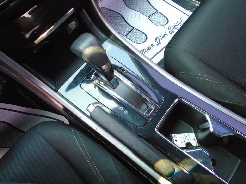 2016 Honda Accord Image 16