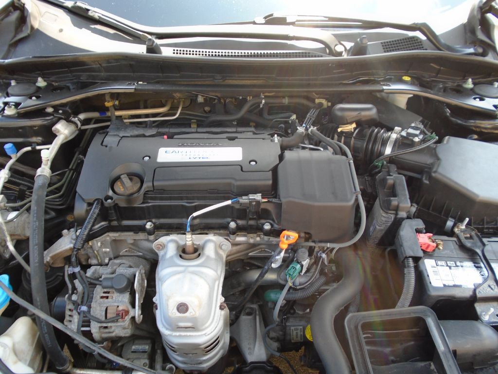 2016 Honda Accord Image 18