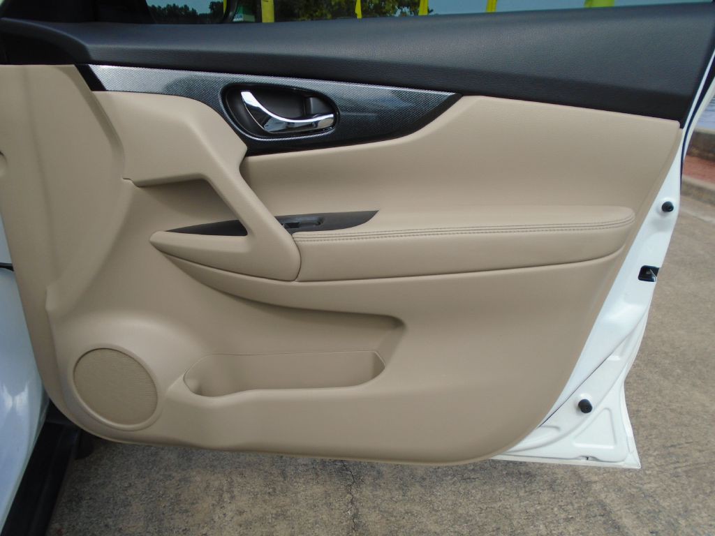 2015 Nissan Rogue Image 8