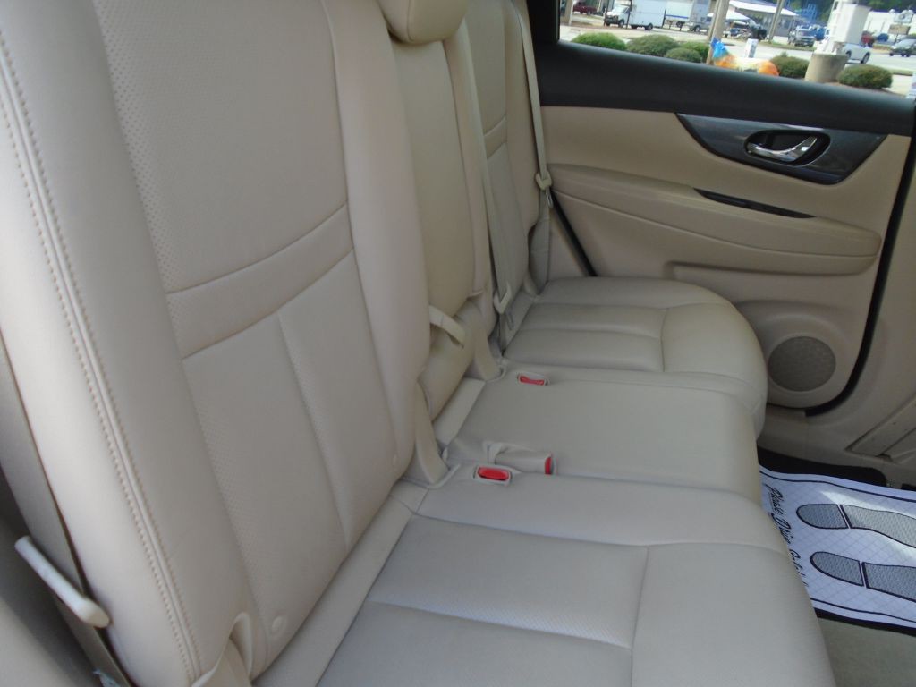 2015 Nissan Rogue Image 13