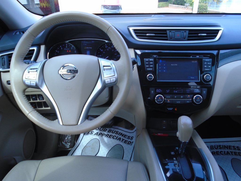 2015 Nissan Rogue Image 15