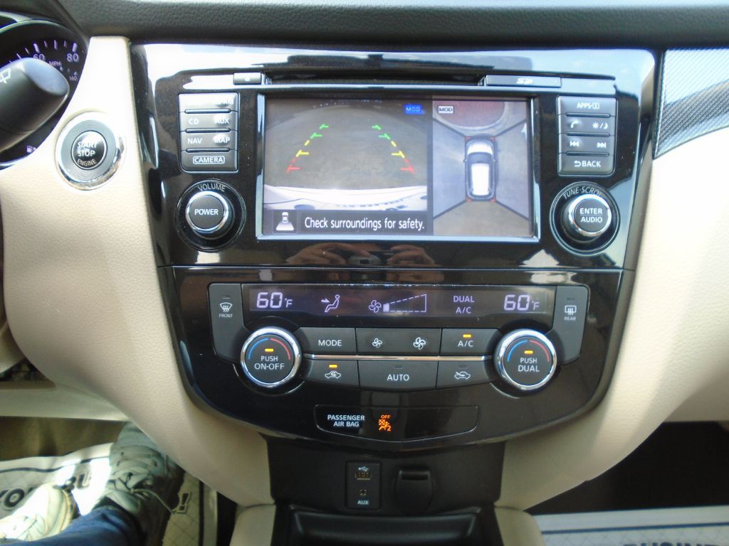 2015 Nissan Rogue Image 20
