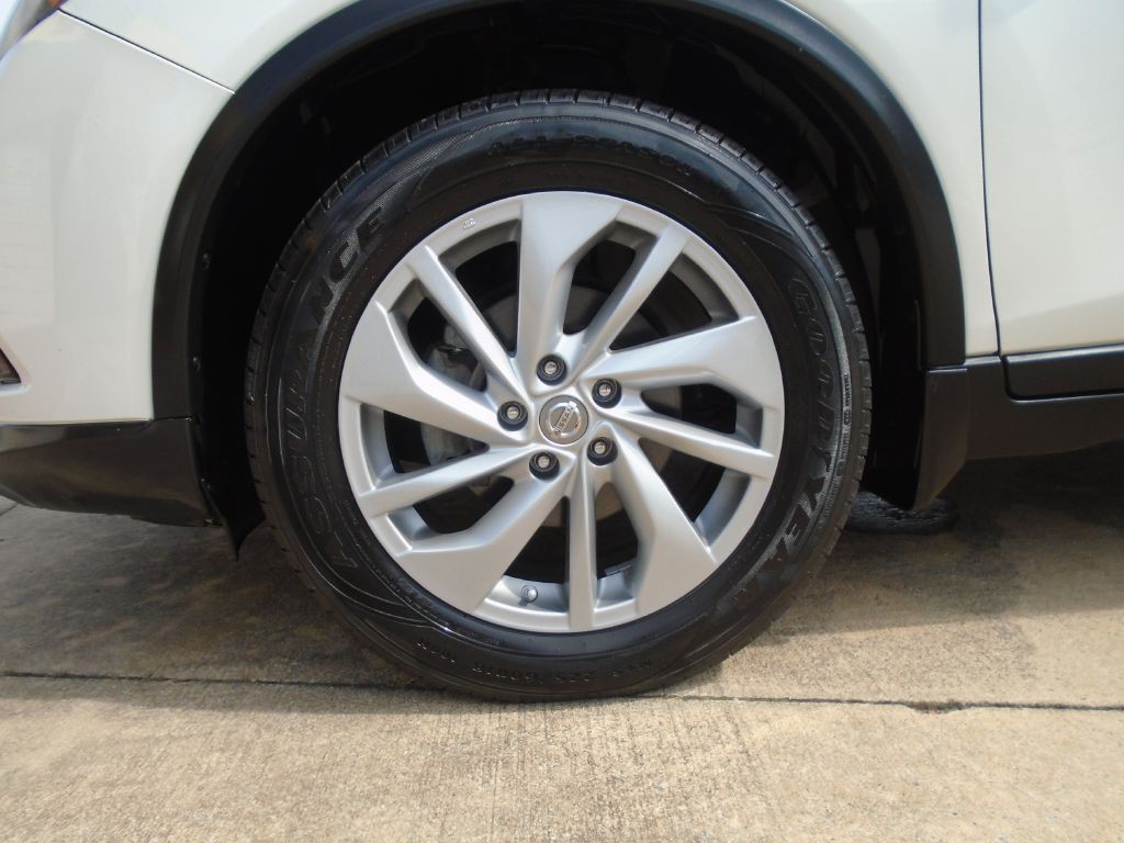 2015 Nissan Rogue Image 24