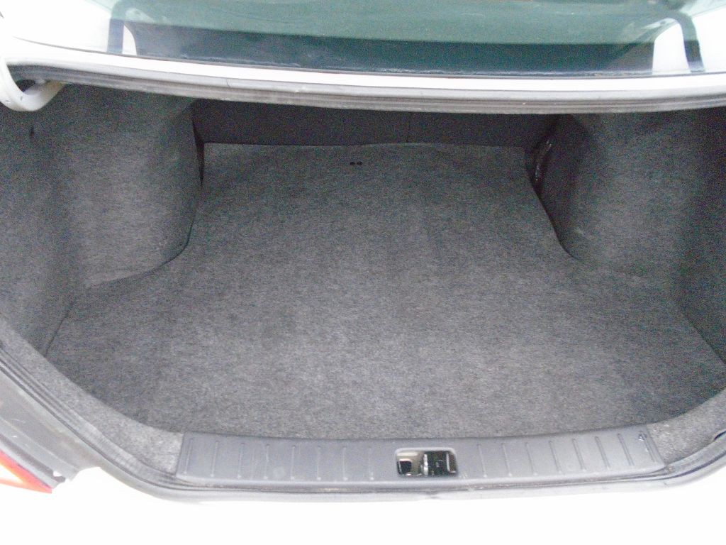 2017 Nissan Versa Image 19