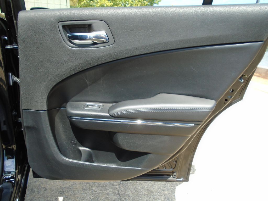 2013 Dodge Charger Image 9